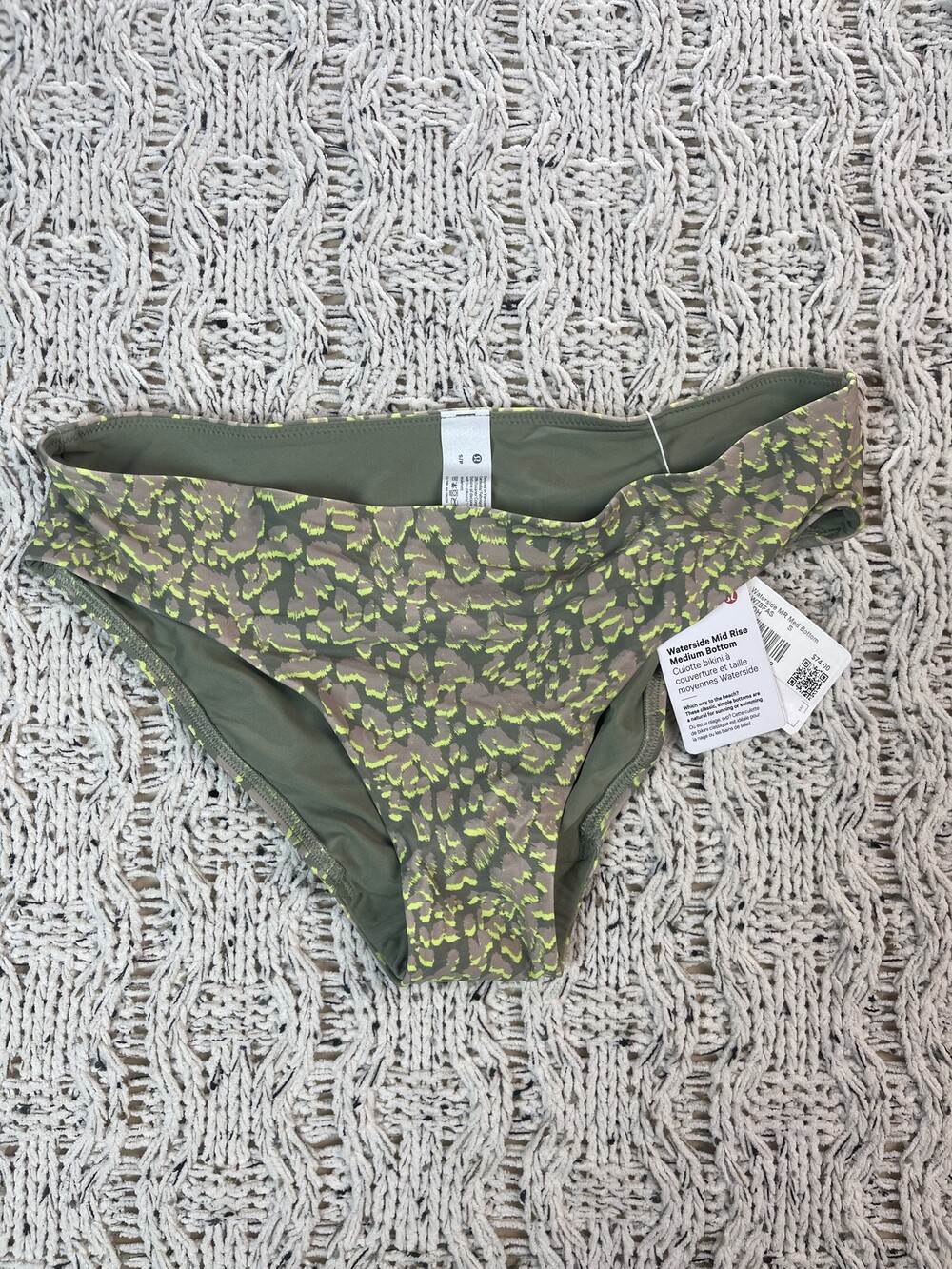 Lululemon Waterside Mid Rise Medium Bottom Bikini Womens XS coverage Swim Nylon